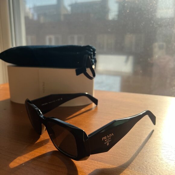 BRAND NEW PRADA Sunglasses - Picture 2 of 5